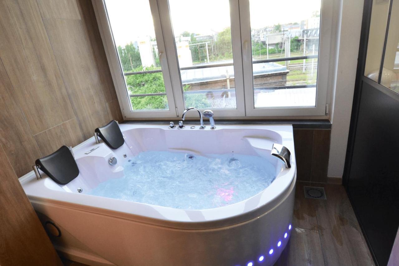 Capsule Wellness - Sauna - Balneo - Machine De Sport Privatif - Ps5 - 2 Chambres Βαλενσιέν Εξωτερικό φωτογραφία